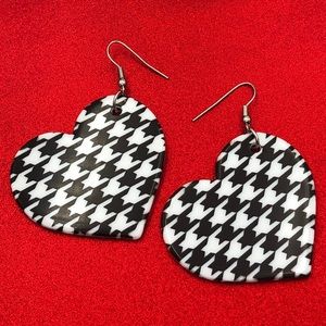 🌼 Houndstooth Heart Earrings Alabama